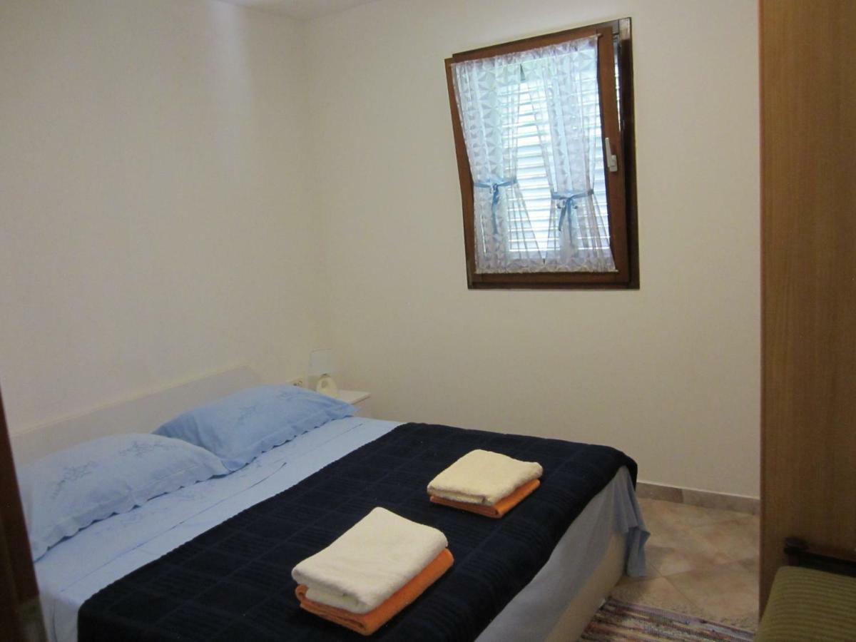 Apartmani Lina Veliki Drvenik Exteriér fotografie