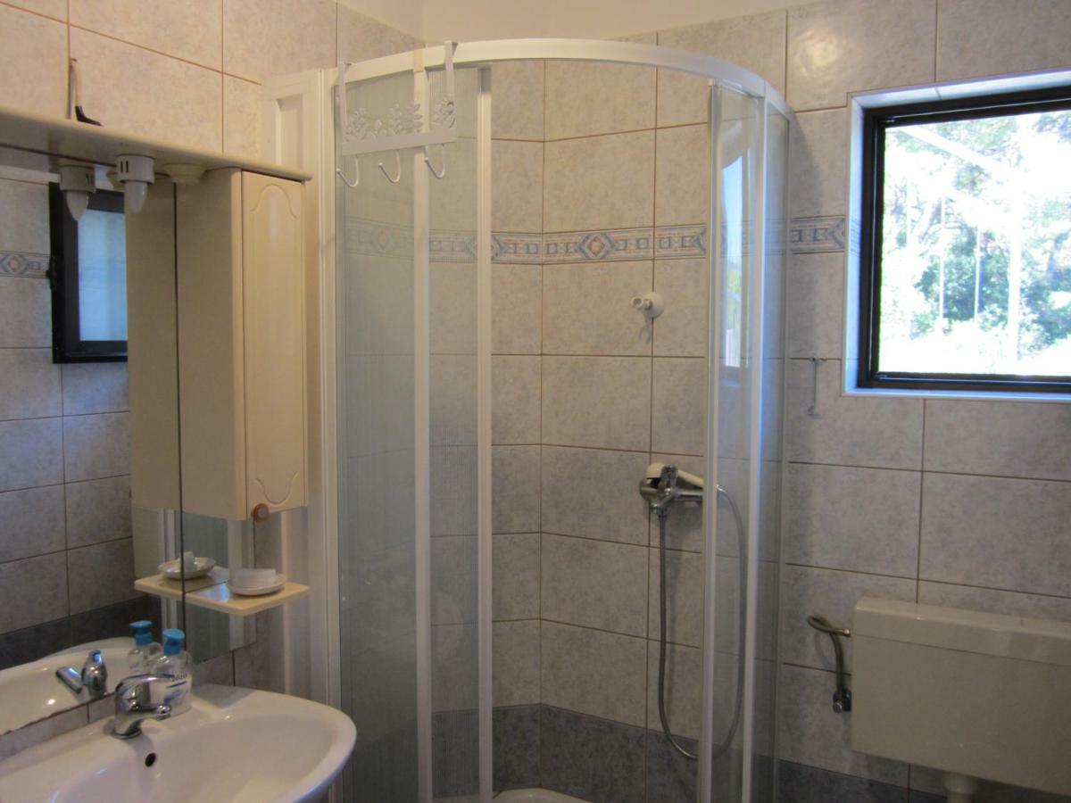 Apartmani Lina Veliki Drvenik Exteriér fotografie